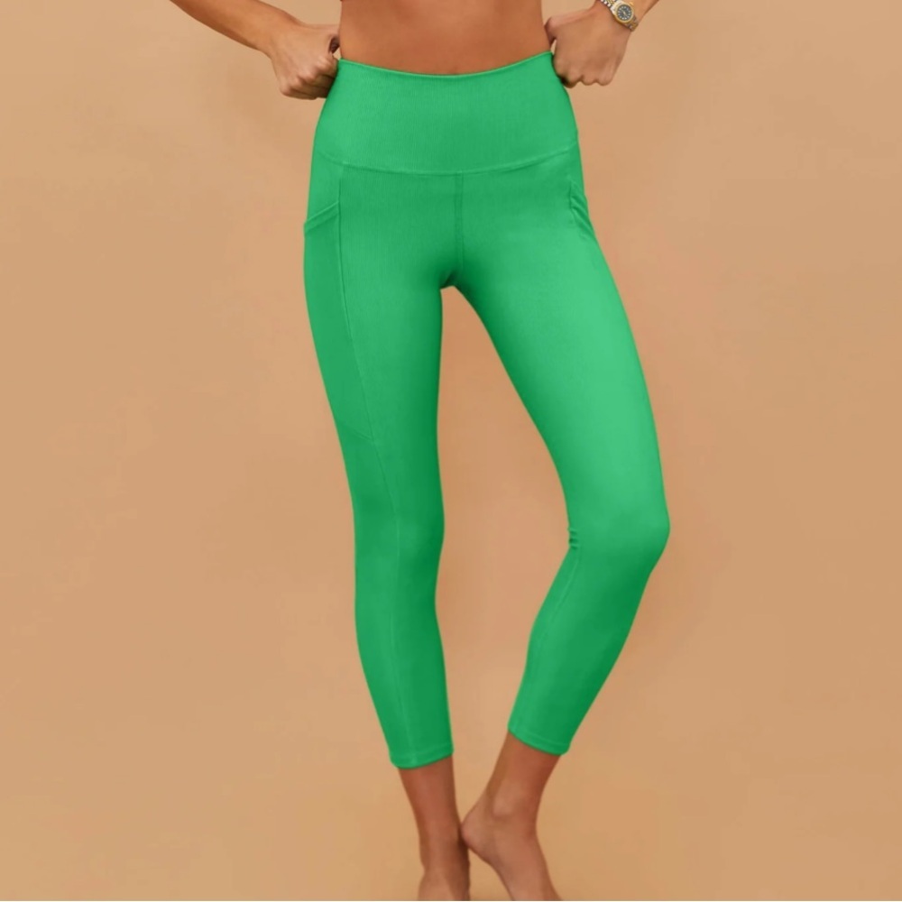 Beach riot sport Womens green ribbed leggings M
